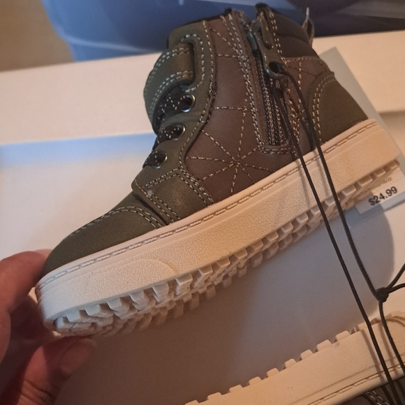 Toddler Boys Cat and Jack boots NWT - Picture 8 of 9